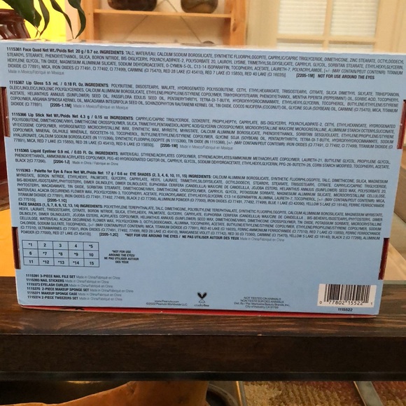 New Wet n Wild x Peanuts Holiday Vault Set - Picture 5 of 6